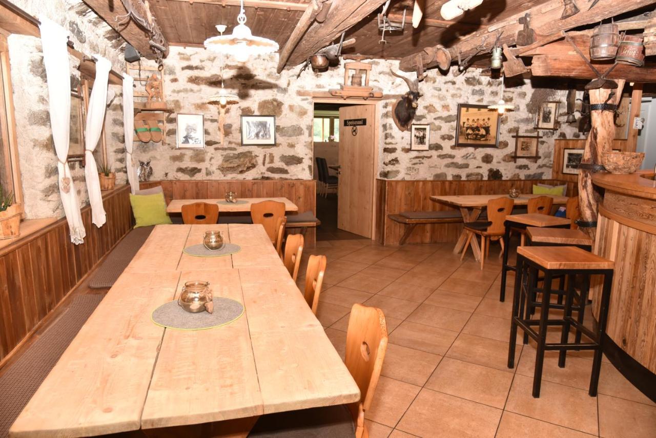 Pension Gasthof Haselstaude Sankt Leonhard in Passeier Buitenkant foto