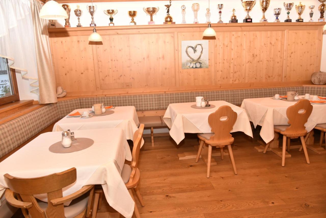 Pension Gasthof Haselstaude Sankt Leonhard in Passeier Buitenkant foto
