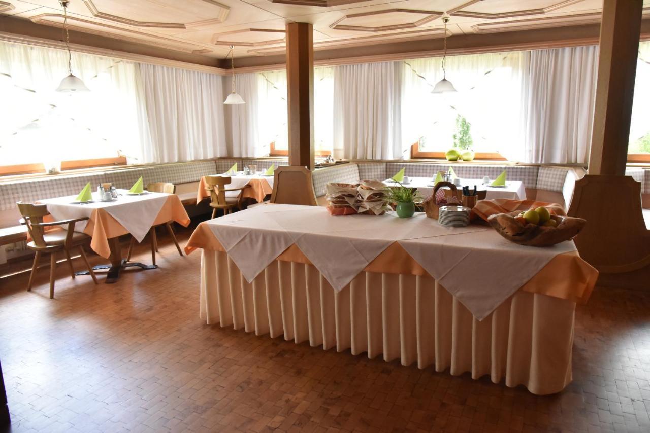 Pension Gasthof Haselstaude Sankt Leonhard in Passeier Buitenkant foto
