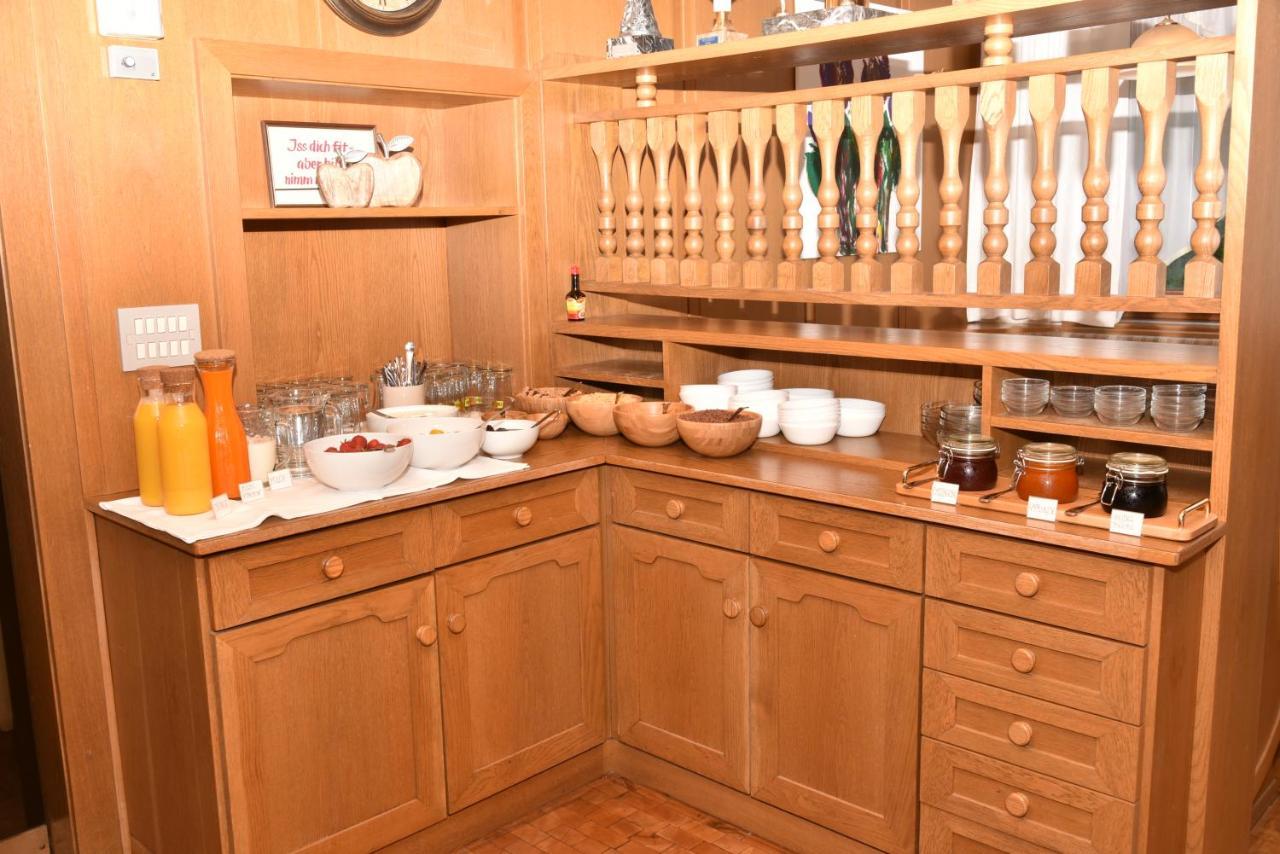 Pension Gasthof Haselstaude Sankt Leonhard in Passeier Buitenkant foto